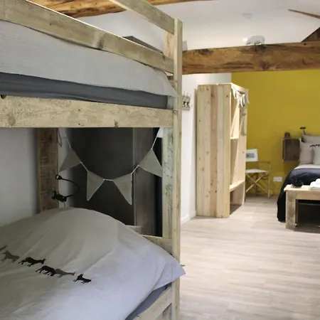 D'hotes Logis Charrier Le Petit Bignon 住宿加早餐酒店 3*