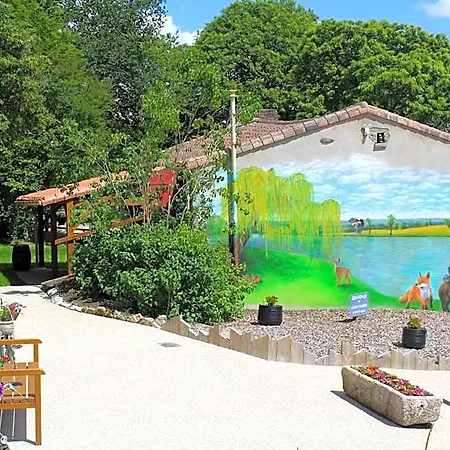 D'hotes Logis Charrier Le Petit Bignon Bed & Breakfast 3*