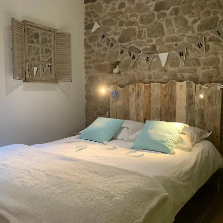 D'hotes Logis Charrier Le Petit Bignon فندق مبيت وإفطار
